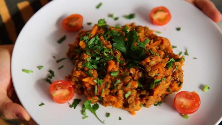 Lentejas en una receta de cocina paso a paso con foto