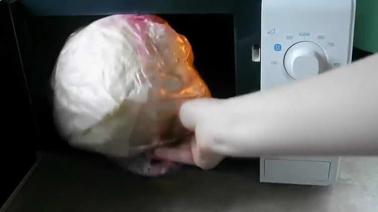 send cabbage leaves to the microwave