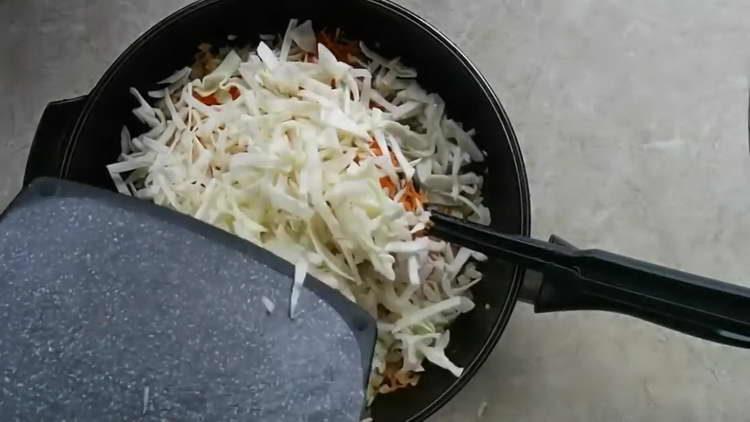 send the cabbage to the pan