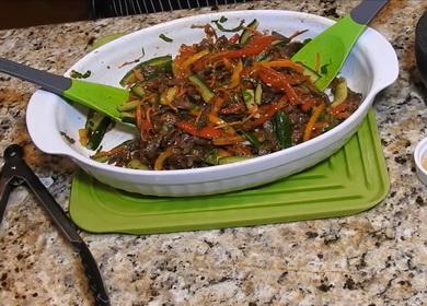 Carne al estilo coreano con verduras 