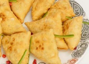 Samosas: una receta deliciosa para la cocina india.