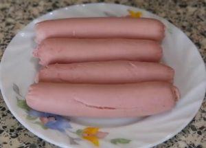 How to cook sausages: a simple step by step recipe with a photo.