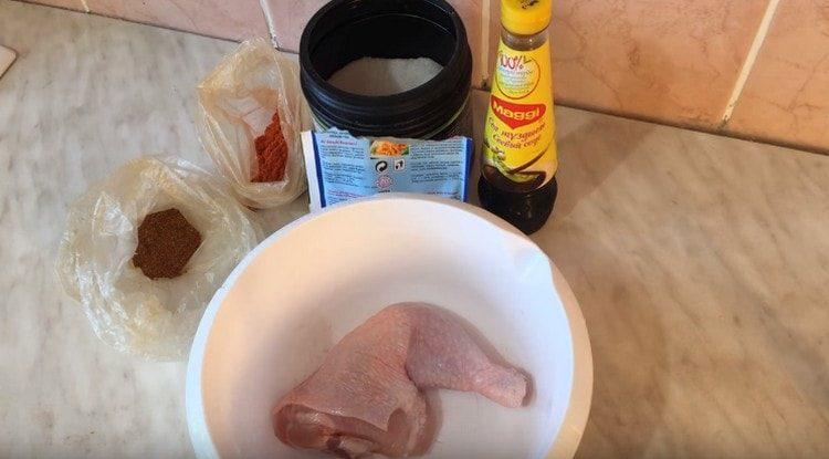 Lavar la pierna de pollo.