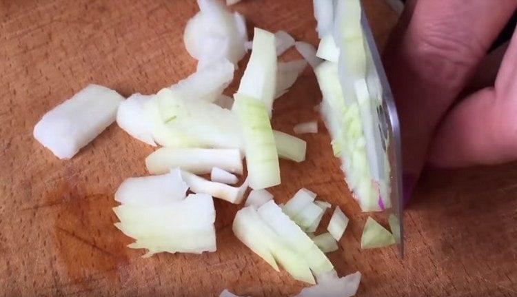 Finely chop the onion.