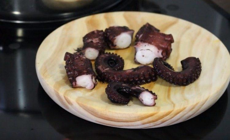Now you know how to cook an octopus at home.
