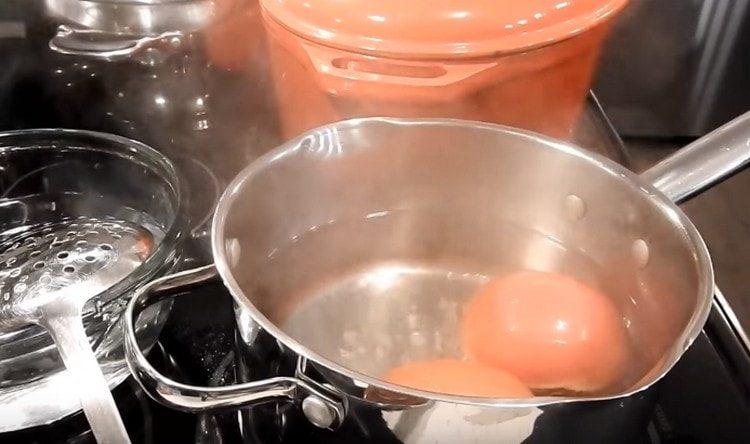 Dip the tomatoes in boiling water.