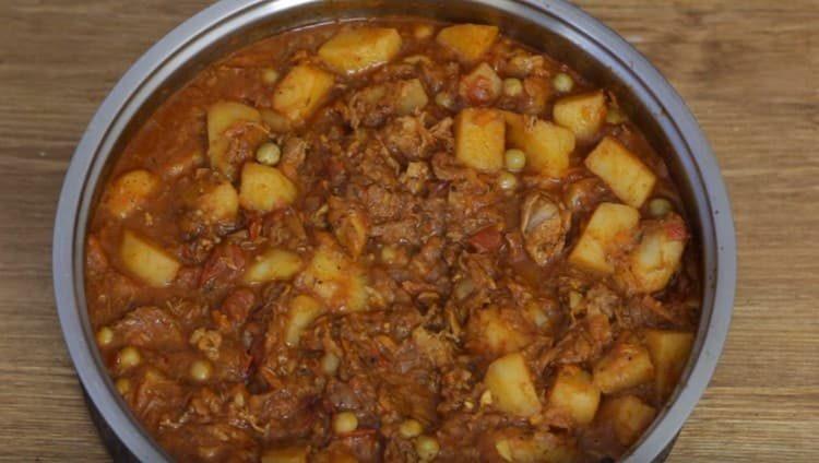 Potato with stew according to this recipe is not only tasty, but also satisfying.