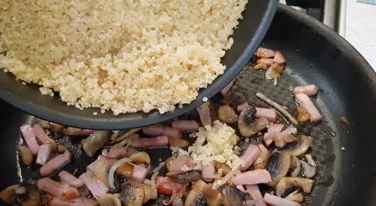 Add to the pan quinoa.