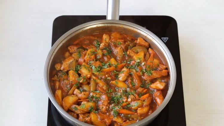 Azu de Turquie dans une casserole d'une maison