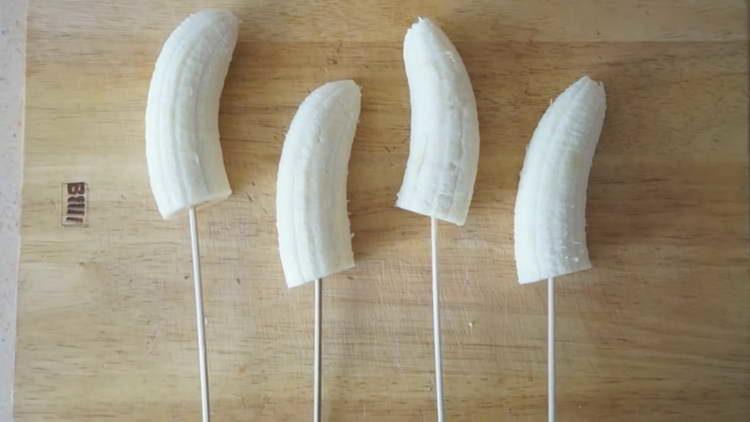 put bananas on skewers