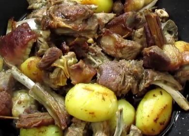  agneau parfumé et délicieux avec pommes de terre