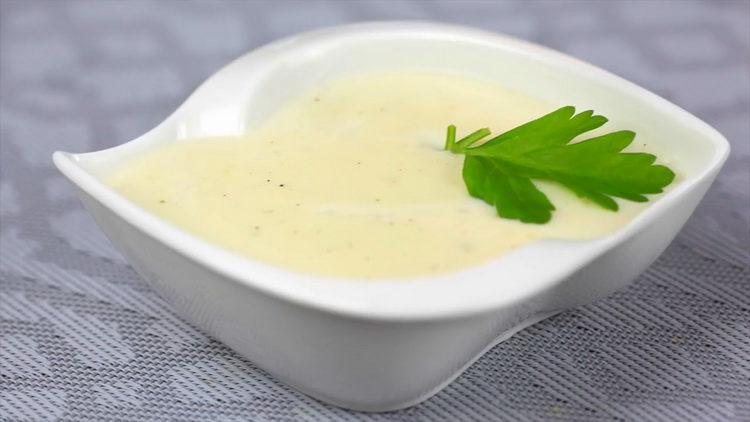 white sauce prepared according to a simple recipe is ready