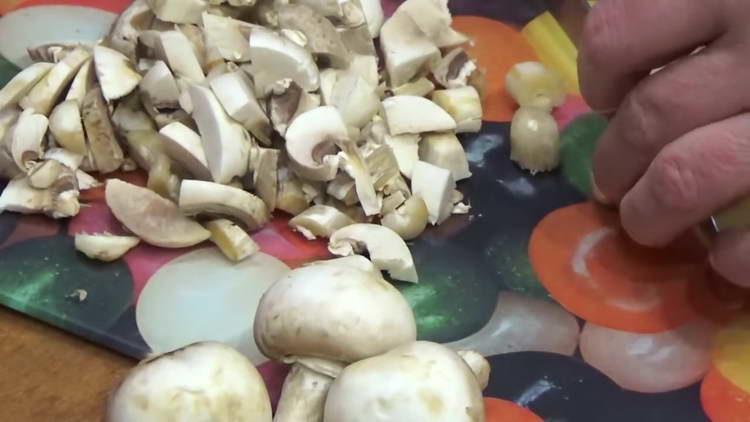 chop mushrooms