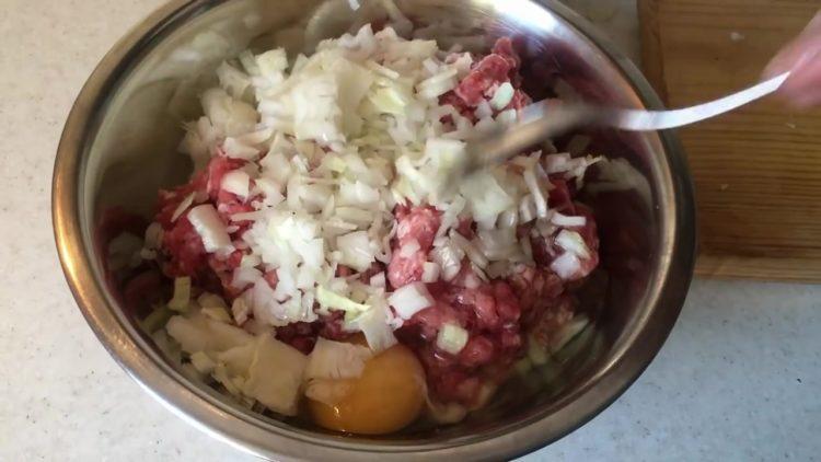 add onion to minced meat