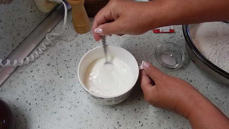 mélanger le sucre et le lait