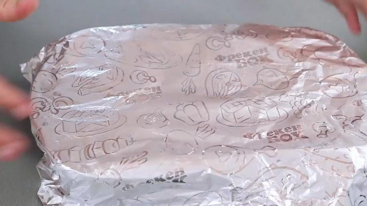 cover the mold with foil