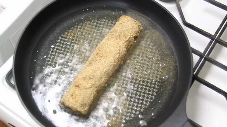 put the roll in the pan
