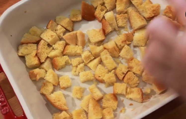 fry croutons