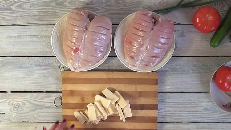 cortar el queso en tiras