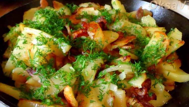 fried potatoes in fat