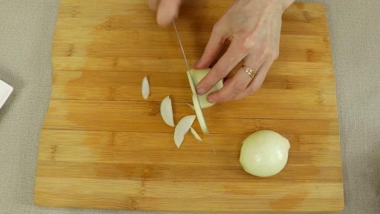 Picar la cebolla