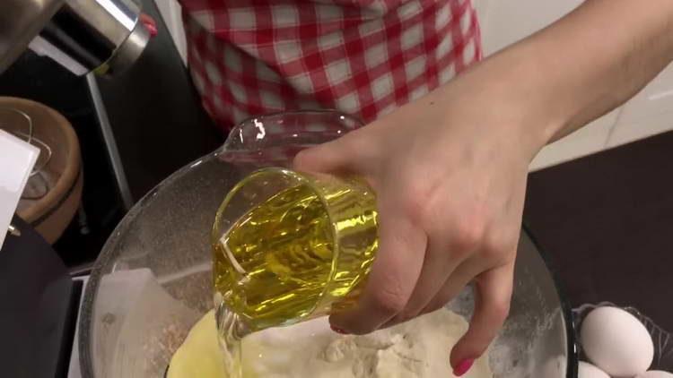 pour in vegetable oil