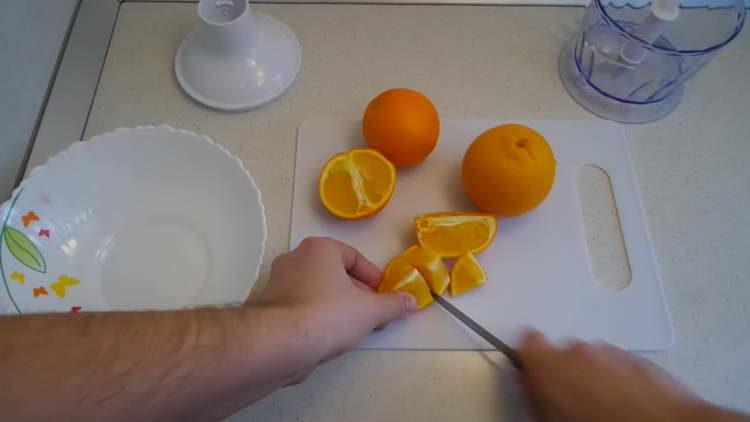 couper les oranges en tranches