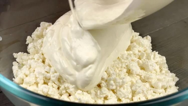mix cottage cheese with sour cream