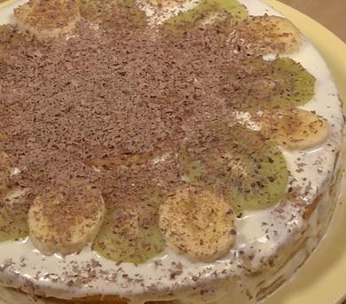 Torta hecha de galletas listas para usar  shortcakes - simple