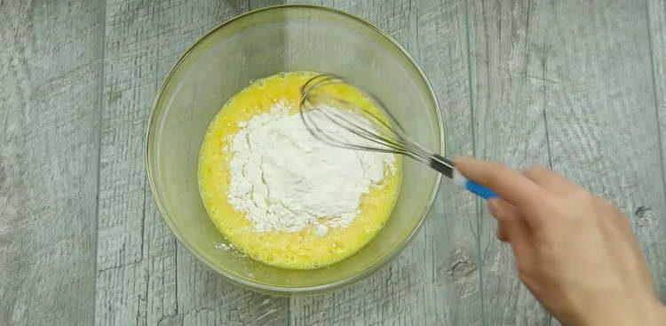 sift the flour into the mixture