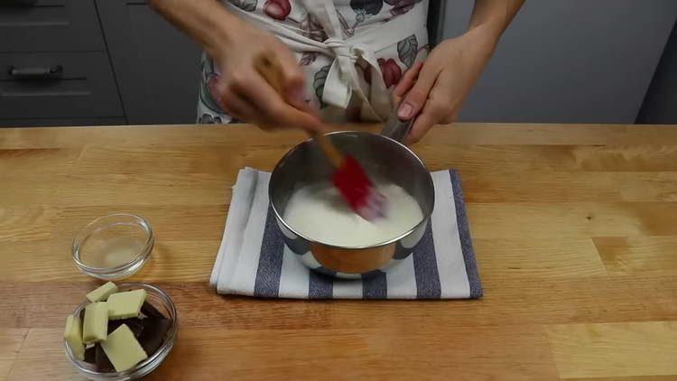 pour gelatin into chocolate