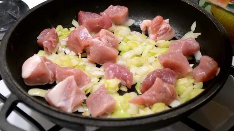 mettre la viande dans une casserole